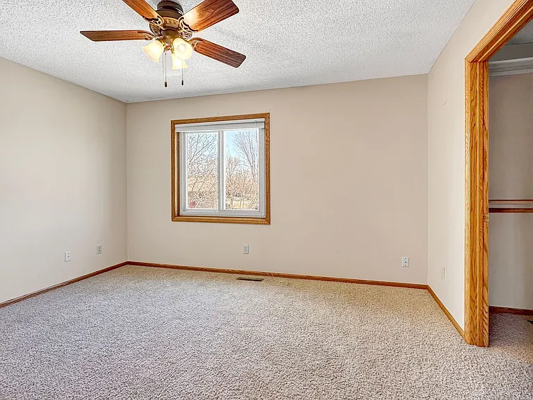 9125 Prestwick Ct N — Photo 15
