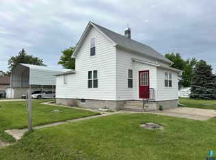 200 W Well St, Freeman, SD 57029