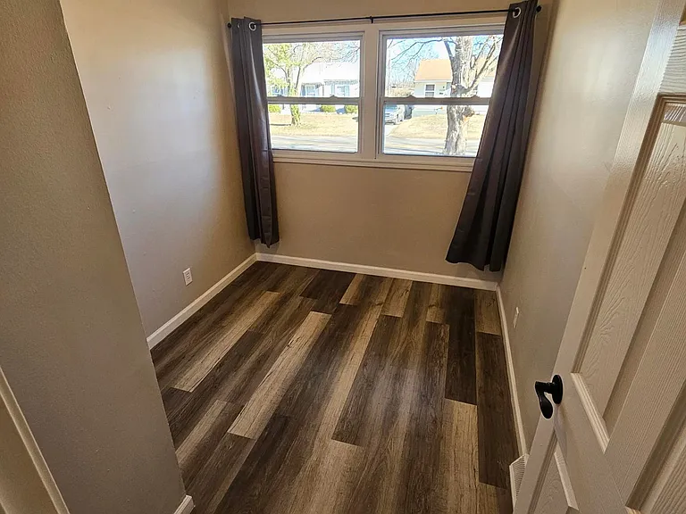 10335 Renfrew Dr — Photo 4