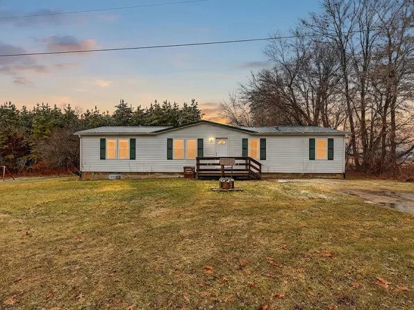 9300 E Hillis Rd, Vestaburg, MI 48891