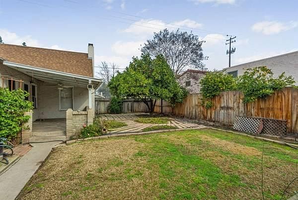 2nd image of 704 E McKinley Ave