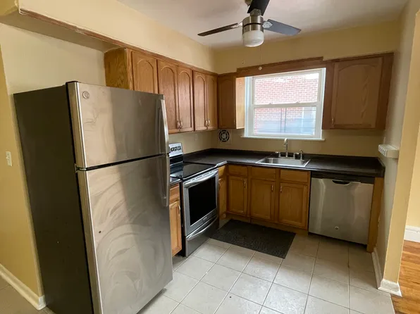 530 Throggs Neck Expy, Bronx, NY 10465