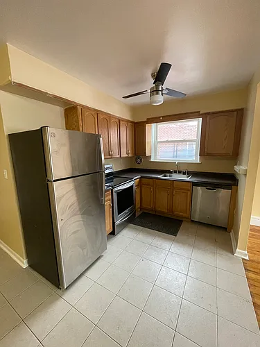 530 Throggs Neck Expy Photo 1