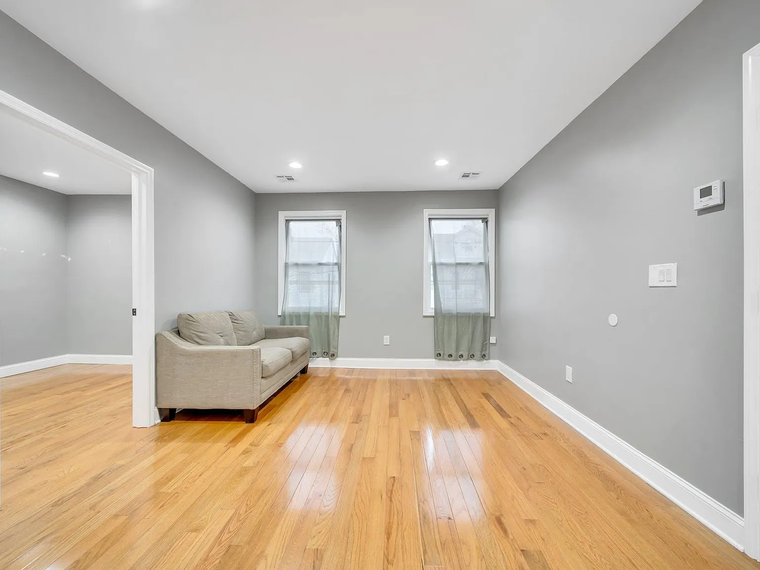 3 bed, $2,200 — Photo 2