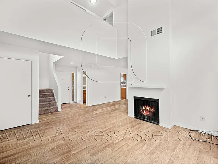 661 Parkview Dr — Photo 4