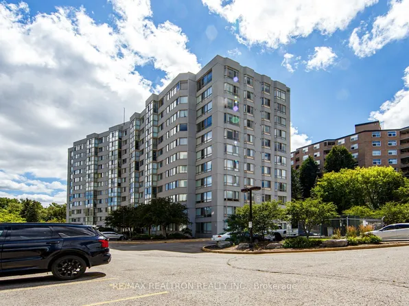 270 Davis Dr #308, Newmarket, ON L3Y 8K2