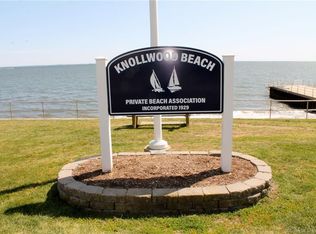 31 Jarvis Rd, Old Saybrook, CT 06475