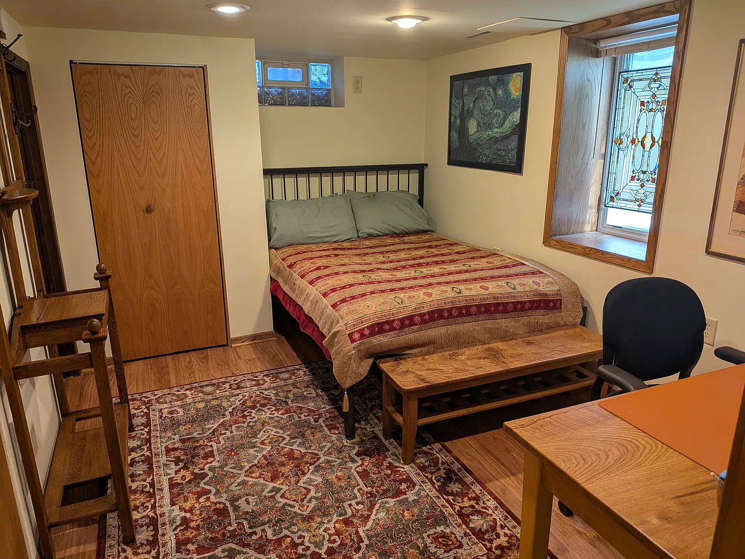 4 bed, 2352 sqft, $650 — Photo 2