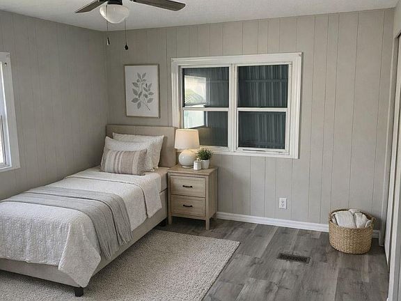 4th image of 1250 Lakeview Dr #36