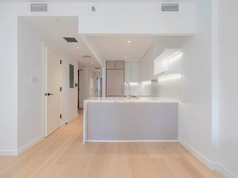355 W 39th St #6B — Photo 3