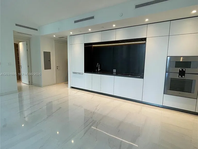 300 Biscayne Boulevard Way #2008 — Photo 9