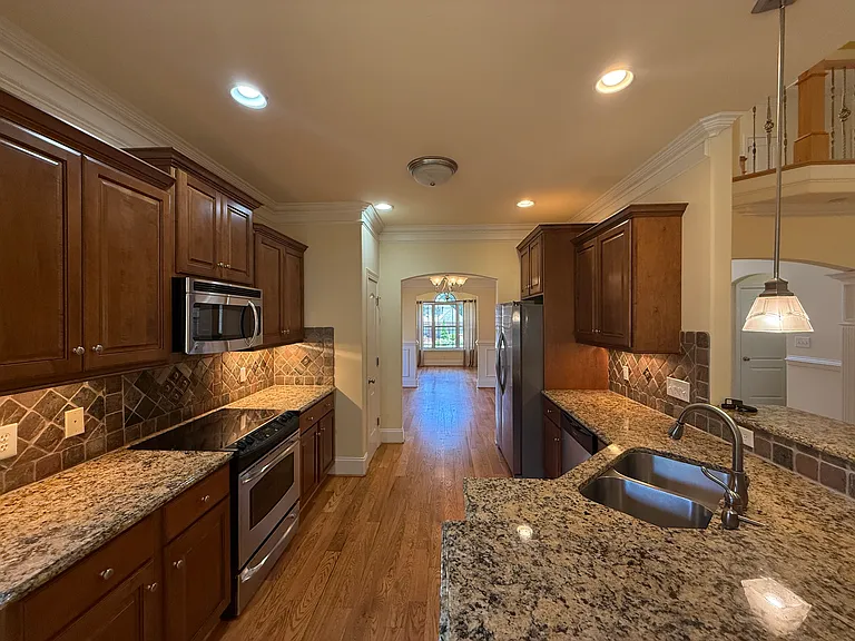 1340 Stonecroft Ct — Photo 2