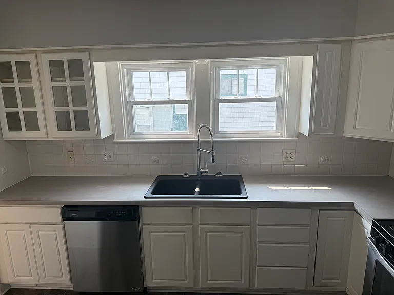 216 Kensington Pl — Photo 2