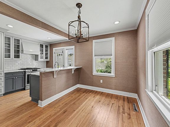 Dining area/kitchen