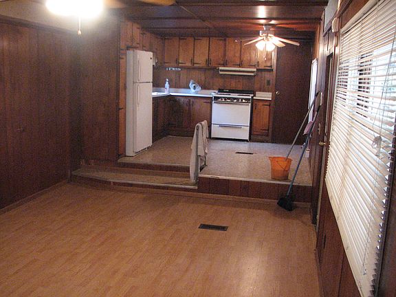 4th image of 25433 Antler St
