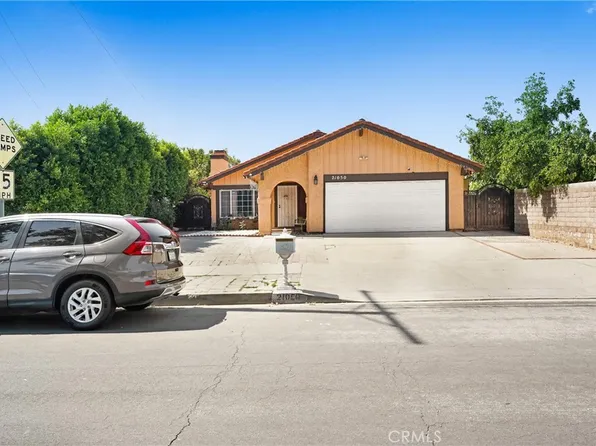 21050 Community St, Canoga Park, CA 91304