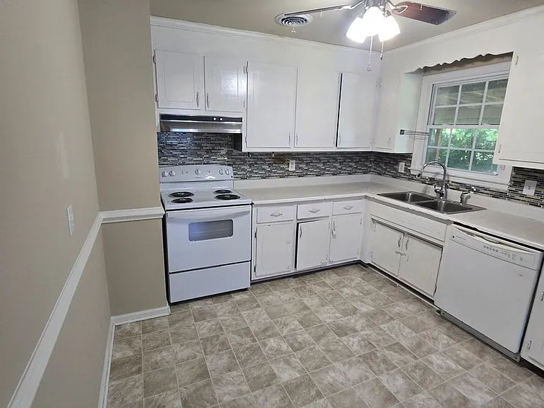 3309 Carlisle Ave — Photo 5