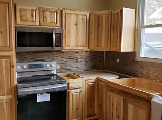 674 W 7th St, Dubuque, IA 52001