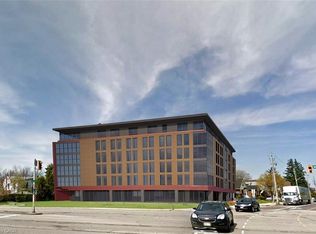 906 Main St W, Hamilton, ON L8S 4P9