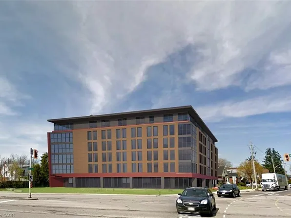 906 Main St W, Hamilton, ON L8S 4P9