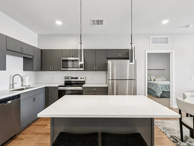 Berkshire Apartments — Photo 53