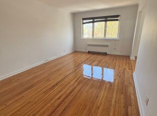 (Undisclosed Address), Whitestone, NY 11357