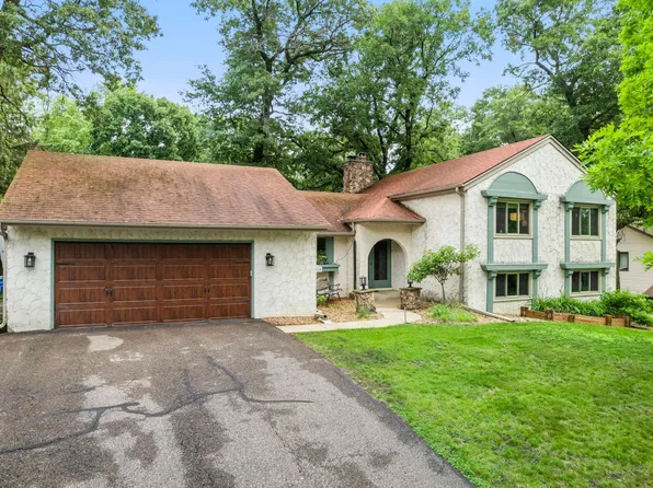 8119 Lower 129th Ct, Apple Valley, MN 55124