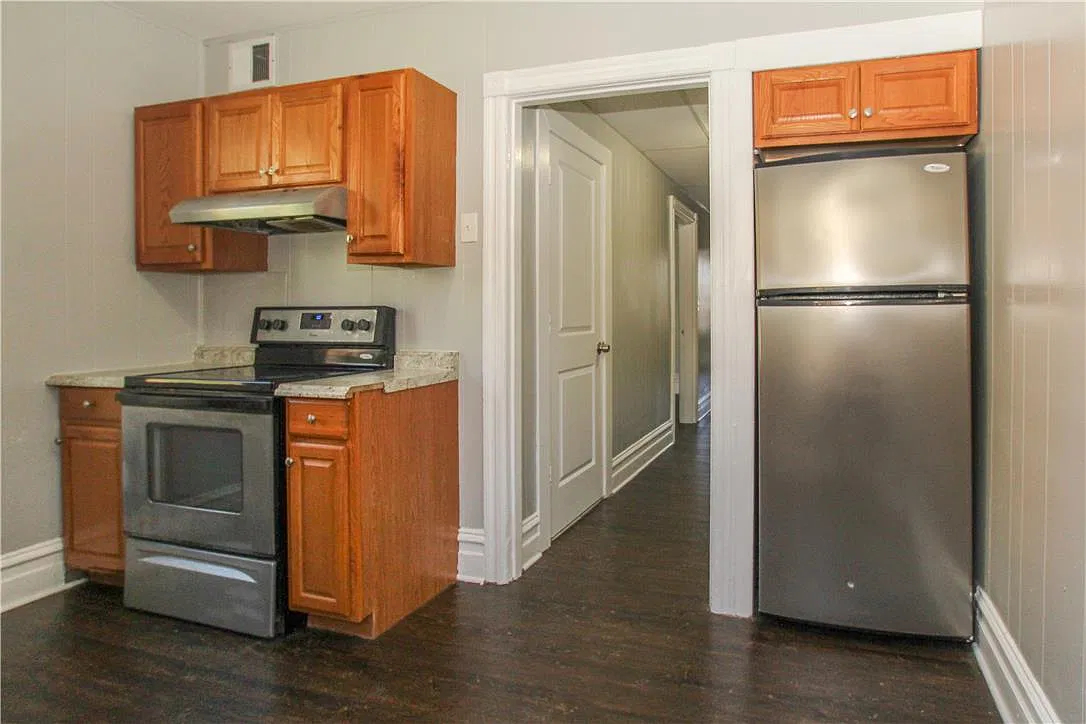 5 bed, 1972 sqft, $1,750 — Photo 4