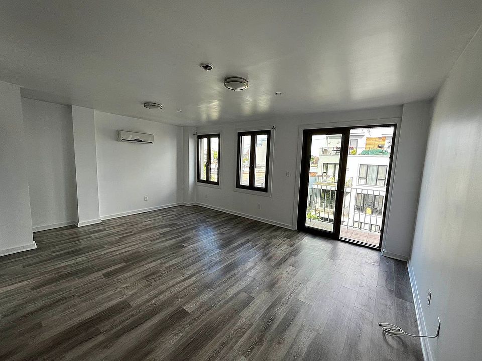 1st image of 28 Lawton St #4R