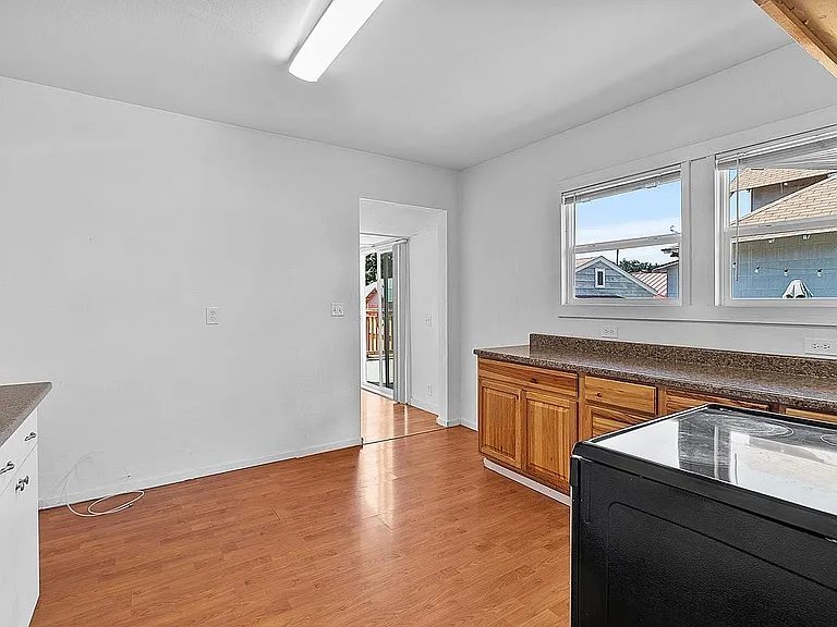 506 Louviers Ave — Photo 14