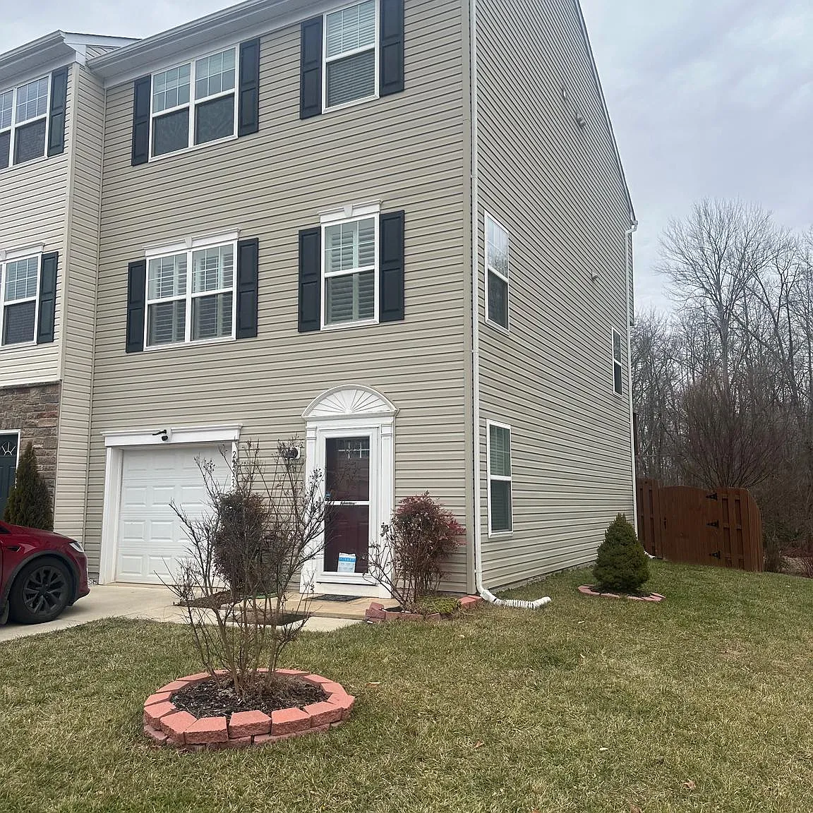 4 bed, 3.5 bath, 2036 sqft, $2,700 — Photo 1