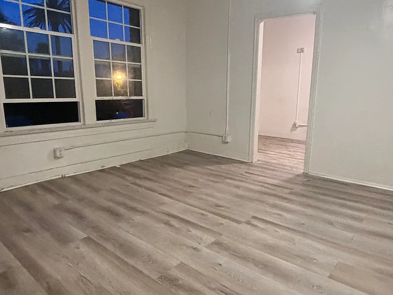 4013 Melrose Ave #403 — Photo 5