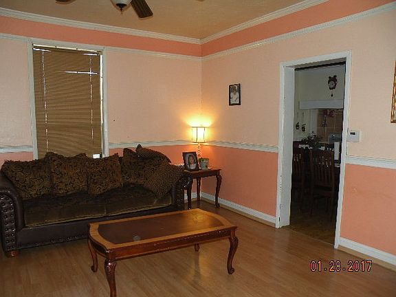 2nd image of 820 Hillcrest Ave