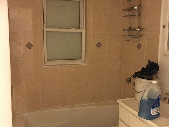 2nd image of 2049 27th St #2