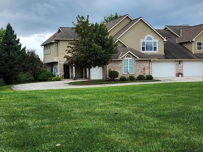 9135 West Elm COURT #D, Franklin, WI, 53132