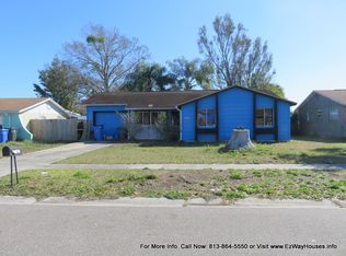 8213 Greenleaf Cir, Tampa, FL 33615