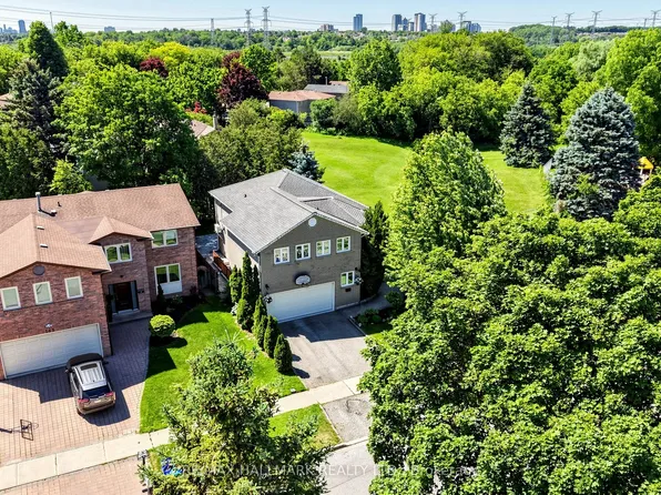 145 Old Surrey Ln, Richmond Hill, ON L4C 6R9