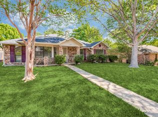 1029 Twin Falls Dr, Desoto, TX