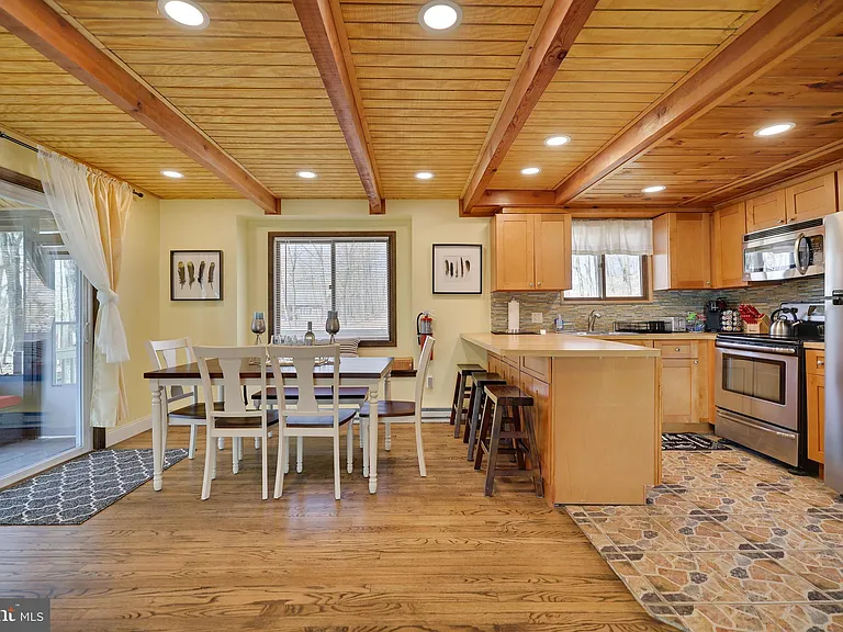163 Cambridge Ct — Photo 11