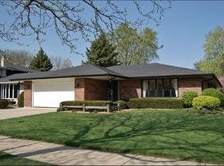 1814 N Oneida Ln, Mount Prospect, IL 60056