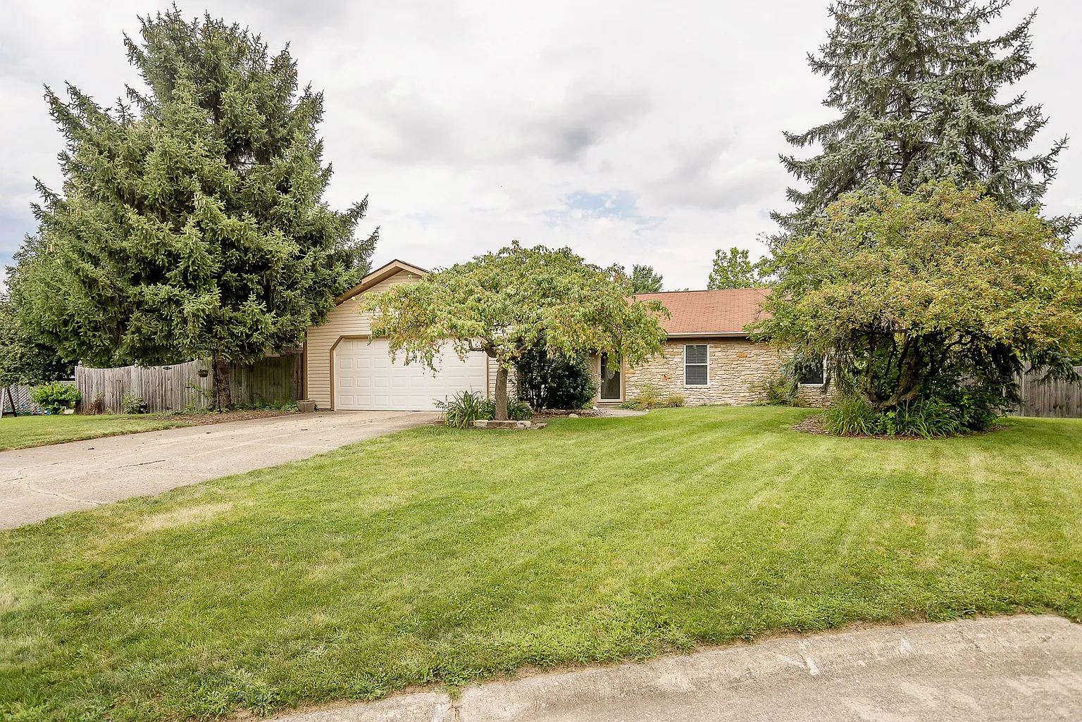 8826 Deer Run Ct photo 1