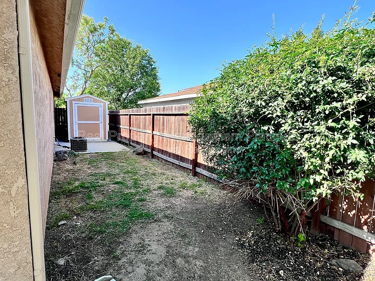 2669 Alamos Ave — Photo 20