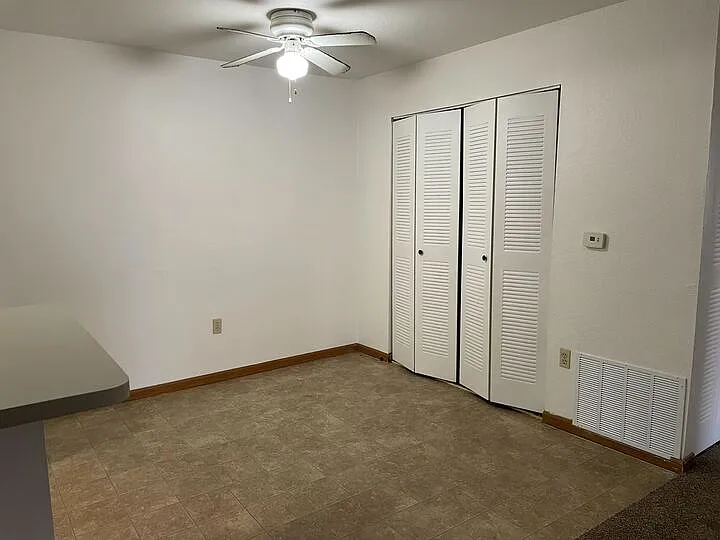 3 bed, $1,249 — Photo 3