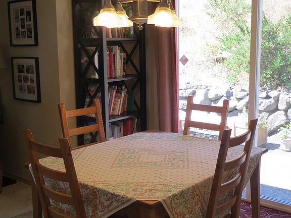 Kitchen dining nook