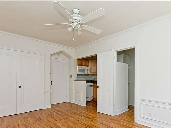 3rd image of 4545 N Beacon St #408