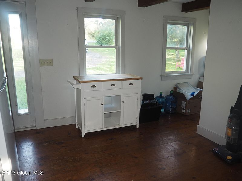 4th image of 621 Sodom Road