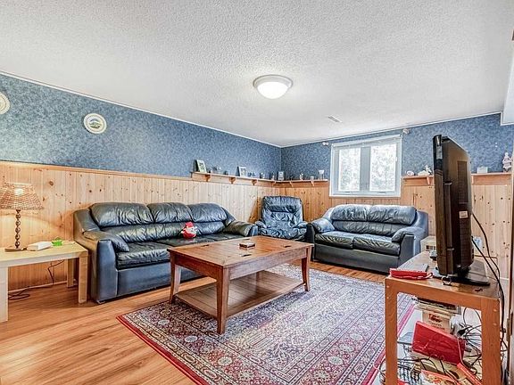 3rd image of 1229 Underwood Dr