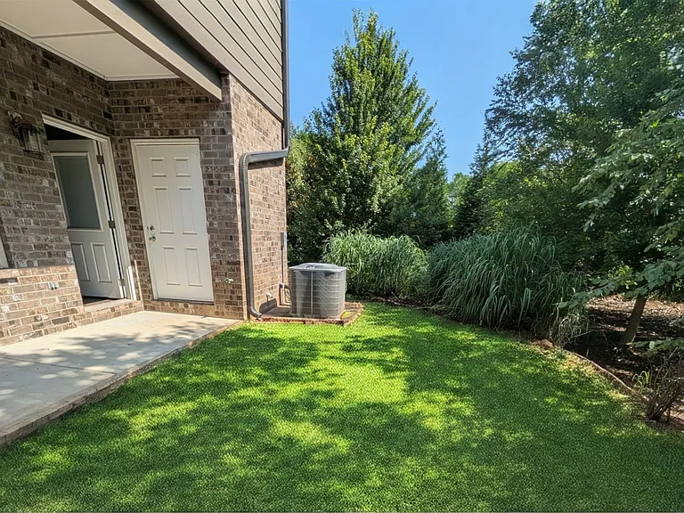 555 Gresham Ln #4A — Photo 15