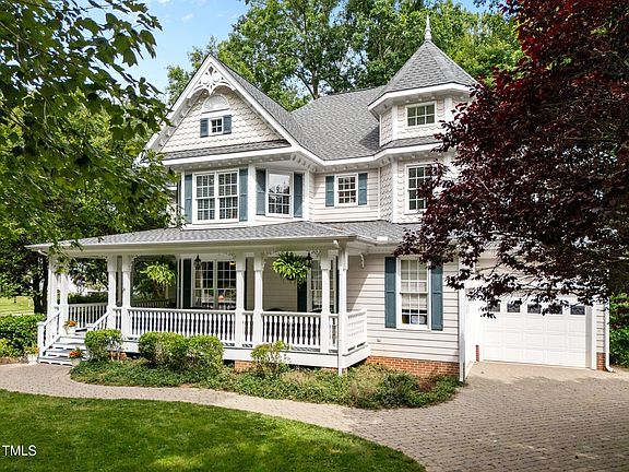 4th image of 1702 McRae Pl