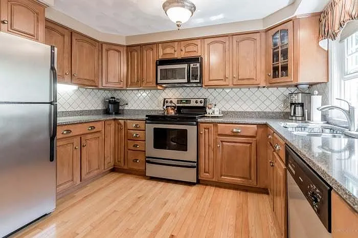 45 Racine Ave — Photo 6